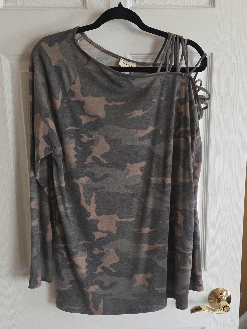 BiBi Gray and Taupe Camo Long-Sleeve Top with Strappy Shoulder